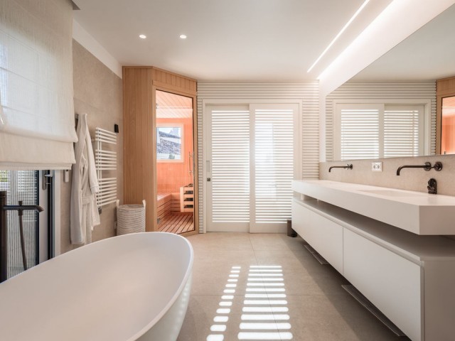 3 Bedrooms Apartment in Nueva Andalucía