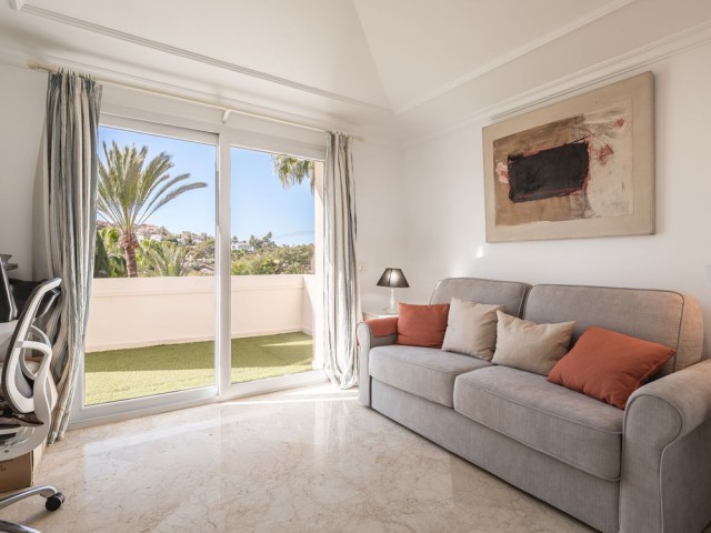 3 Bedrooms Apartment in Nueva Andalucía