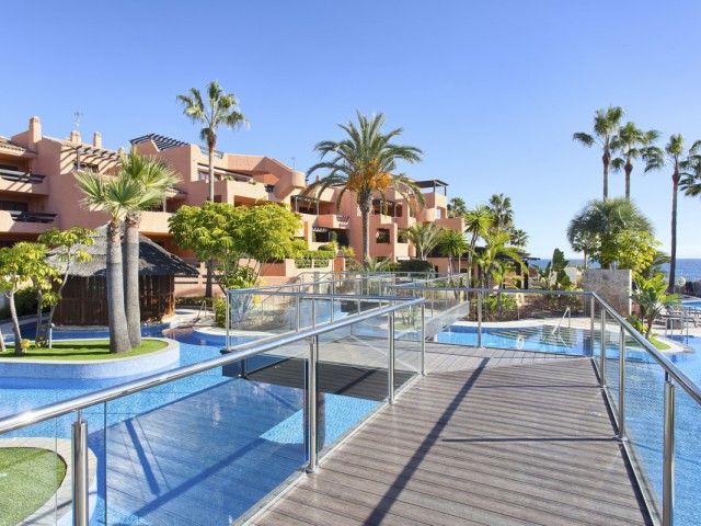 Apartamento con 2 Dormitorios  en Estepona