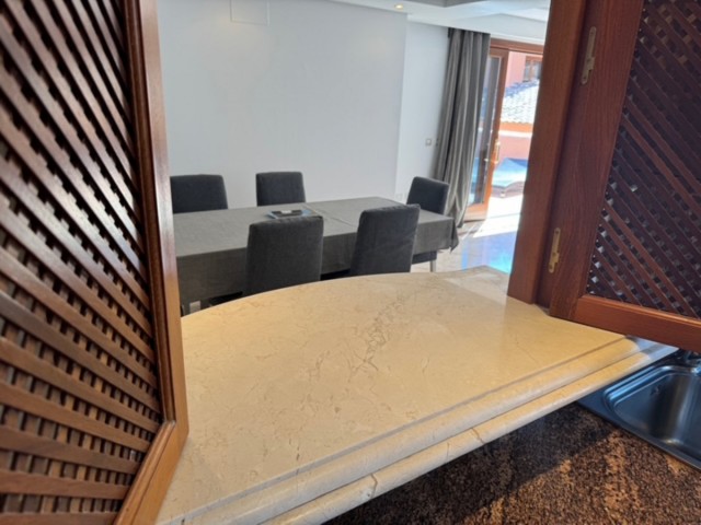 Apartamento con 2 Dormitorios  en Estepona