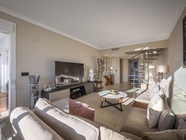 4 Bedrooms Apartment in Puerto Banús