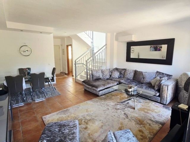 3 Bedrooms Townhouse in Los Pacos