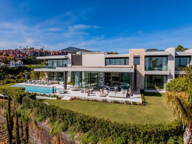8 Bedrooms Villa in Benahavís