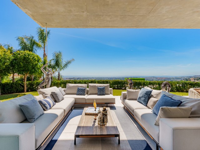 8 Bedrooms Villa in Benahavís