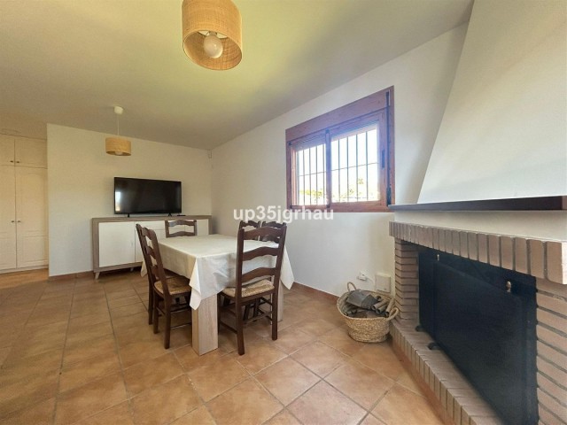 1 Bedrooms Villa in Estepona