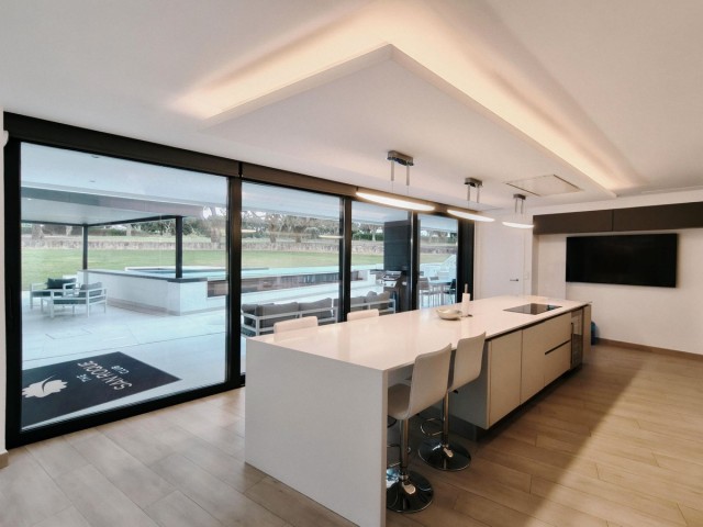 Villa avec 5 Chambres  à San Roque Club