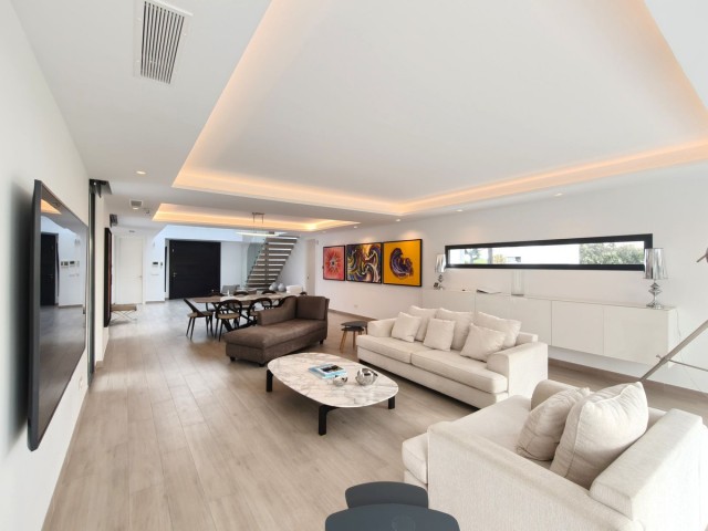 Villa avec 5 Chambres  à San Roque Club