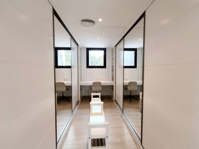 Villa avec 5 Chambres  à San Roque Club