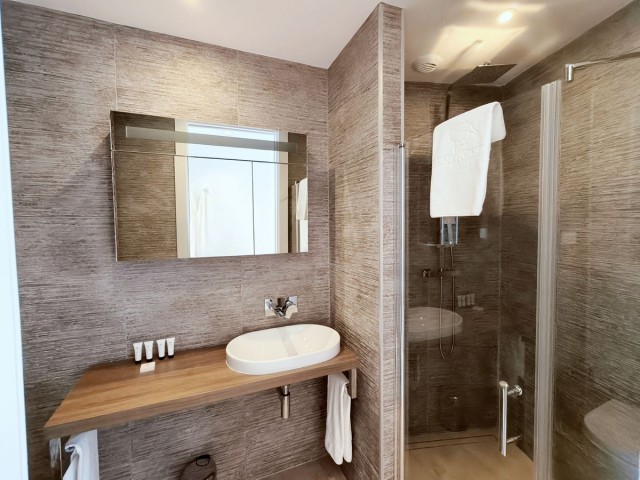 Villa avec 5 Chambres  à San Roque Club