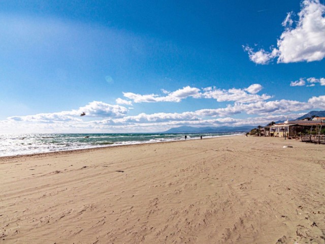 2 Bedrooms Apartment in Elviria