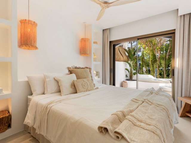 2 Bedrooms Apartment in Elviria