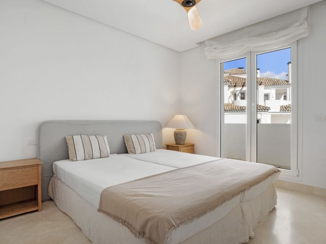 Apartamento con 3 Dormitorios  en Aloha