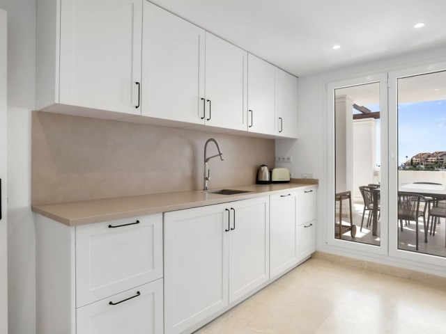 Apartamento con 3 Dormitorios  en Aloha