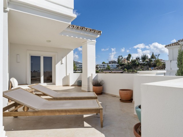Apartamento con 3 Dormitorios  en Aloha