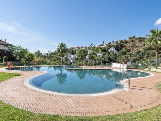 Apartamento con 3 Dormitorios  en Aloha