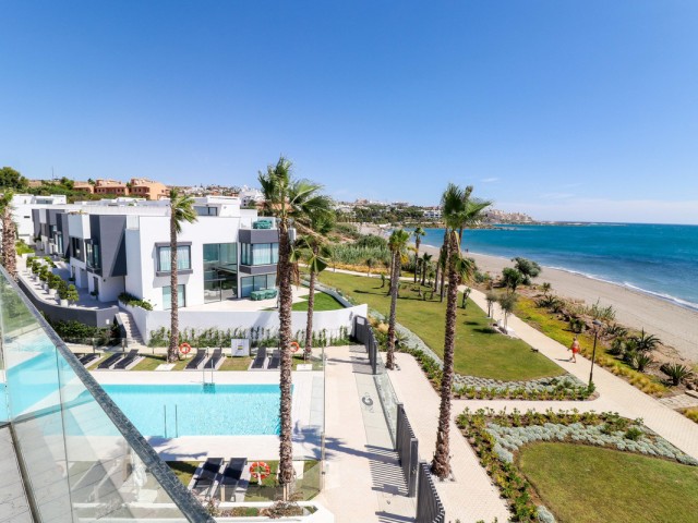 3 Bedrooms Townhouse in Estepona