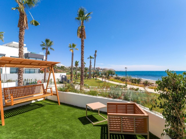 3 Bedrooms Townhouse in Estepona