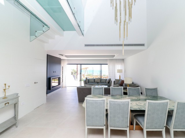 3 Bedrooms Townhouse in Estepona