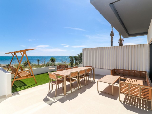 3 Bedrooms Townhouse in Estepona