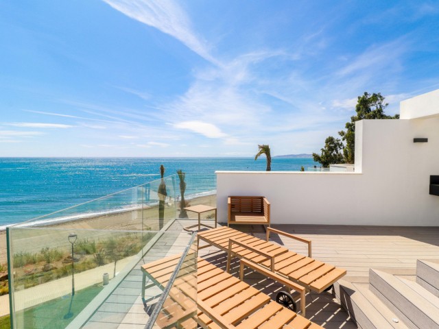 3 Bedrooms Townhouse in Estepona