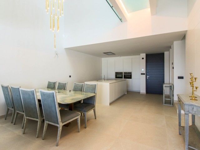 3 Bedrooms Townhouse in Estepona