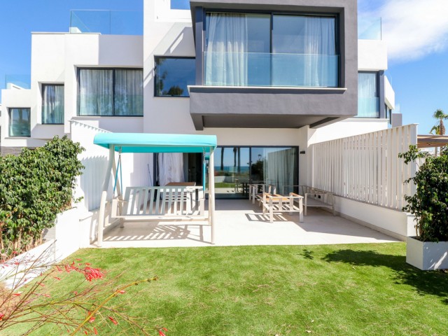 3 Bedrooms Townhouse in Estepona