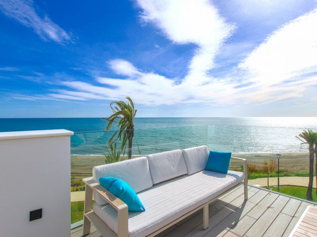 3 Bedrooms Townhouse in Estepona