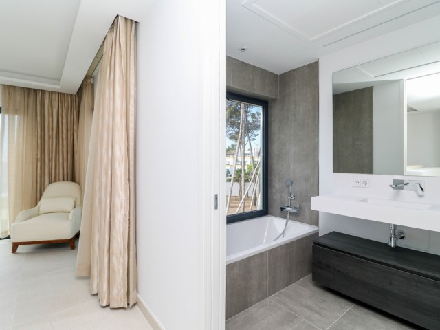 3 Bedrooms Townhouse in Estepona