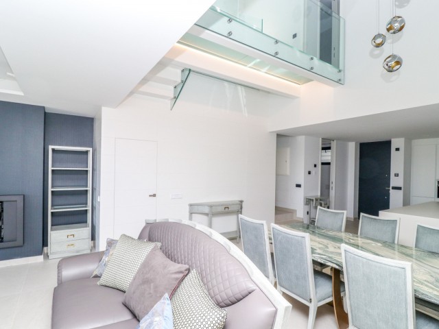 3 Bedrooms Townhouse in Estepona