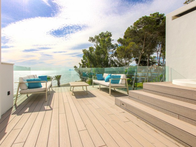 3 Bedrooms Townhouse in Estepona