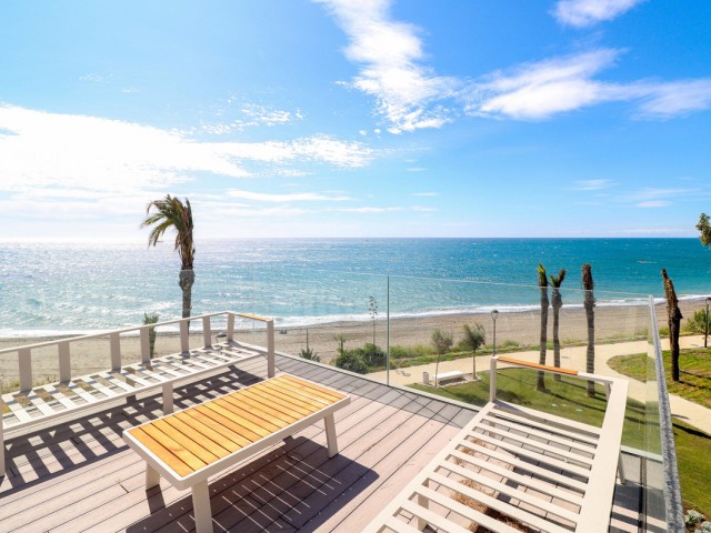 3 Bedrooms Townhouse in Estepona