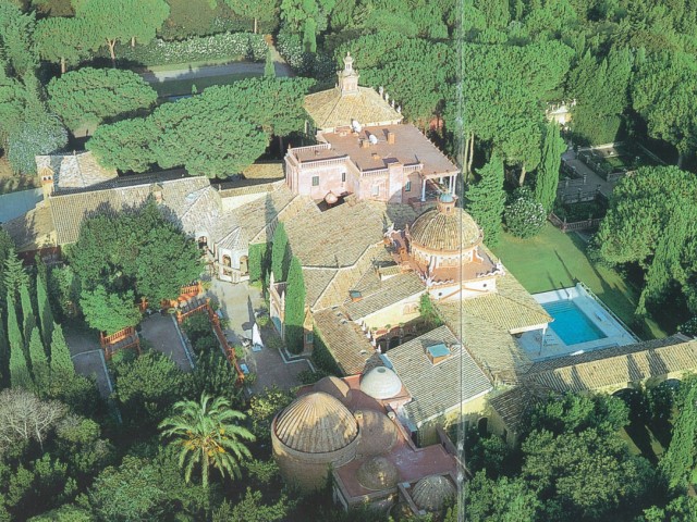 16 Bedrooms Villa in Sotogrande
