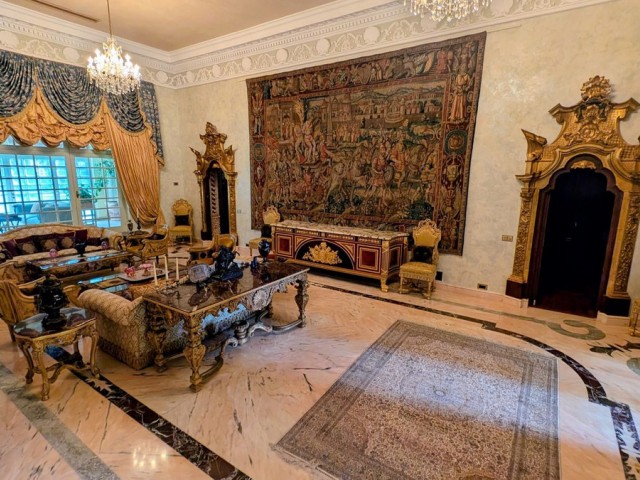 16 Bedrooms Villa in Sotogrande