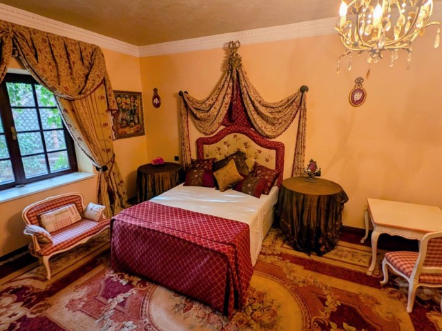 16 Bedrooms Villa in Sotogrande