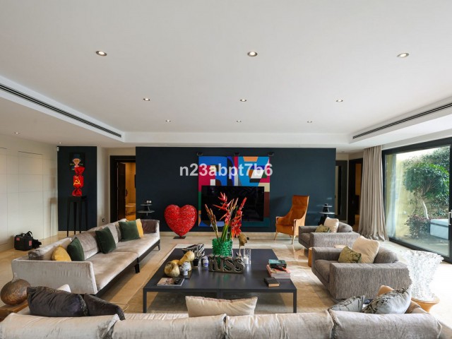 4 Bedrooms Villa in Puerto Banús