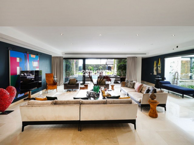 4 Bedrooms Villa in Puerto Banús