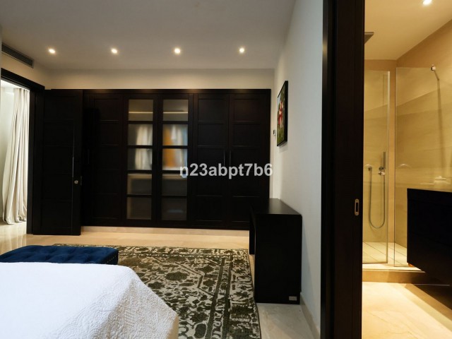 4 Bedrooms Villa in Puerto Banús