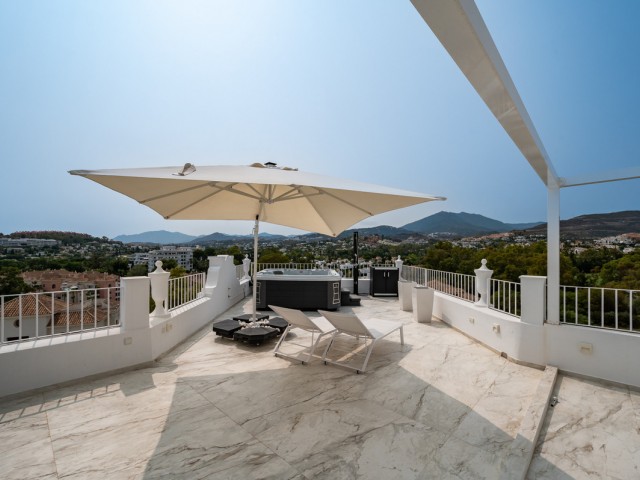 3 Bedrooms Townhouse in Nueva Andalucía