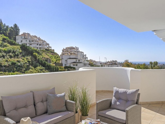 2 Bedrooms Apartment in Nueva Andalucía