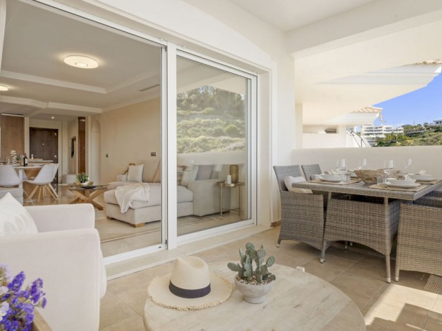 2 Bedrooms Apartment in Nueva Andalucía