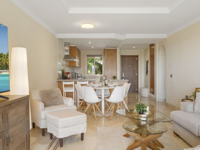 2 Bedrooms Apartment in Nueva Andalucía