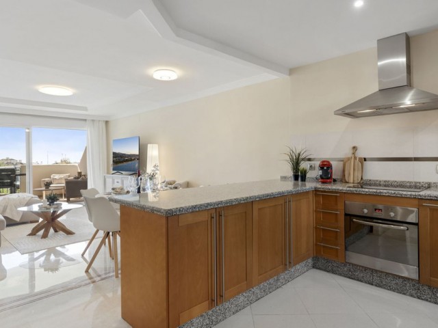 2 Bedrooms Apartment in Nueva Andalucía