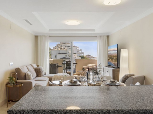 2 Bedrooms Apartment in Nueva Andalucía