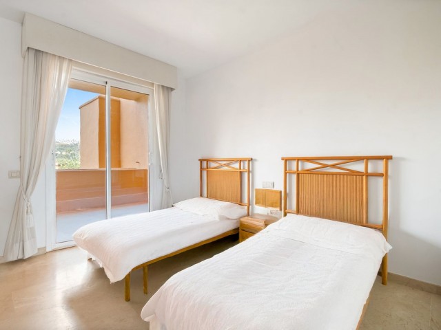 Apartamento con 3 Dormitorios  en La Duquesa