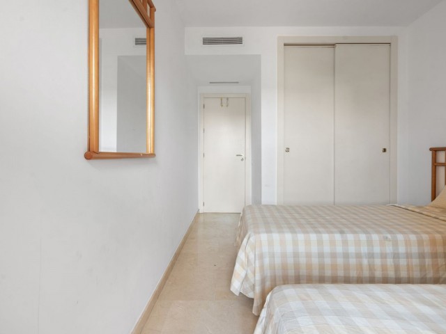 Apartamento con 3 Dormitorios  en La Duquesa