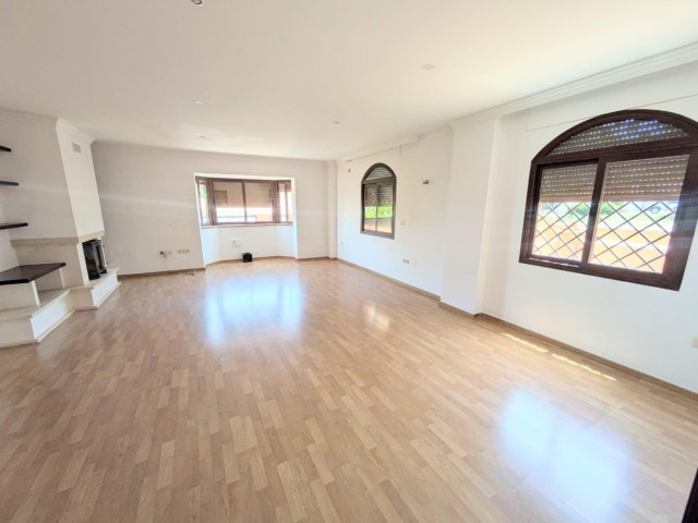 4 Bedrooms Villa in Benalmadena