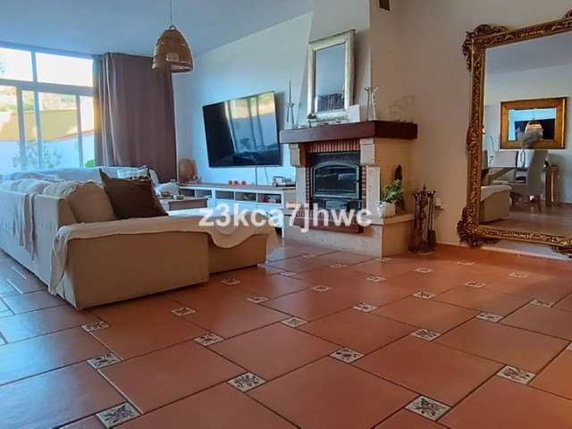 5 Slaapkamer Rijtjeshuis in Estepona