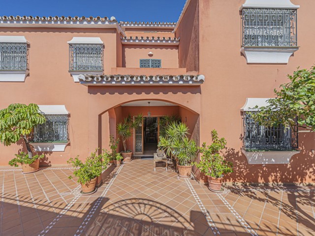 Villa con 4 Dormitorios  en Marbella