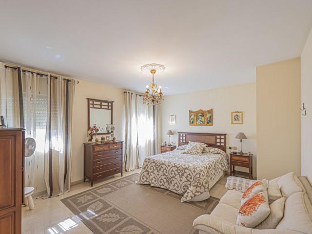 Villa con 4 Dormitorios  en Marbella