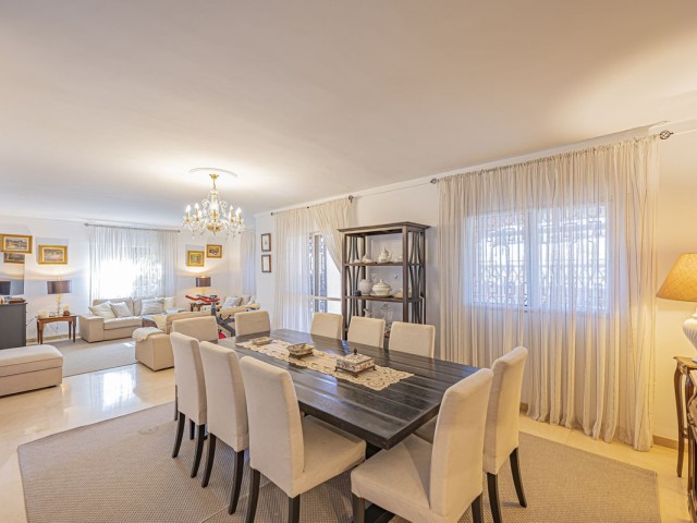 Villa con 4 Dormitorios  en Marbella